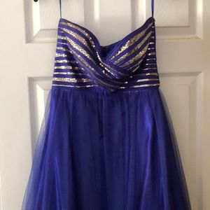 Women’s formal dress